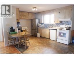 143 Railway Avenue, Coronach, SK S0H0Z0 Photo 32
