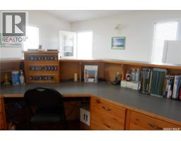143 Railway Avenue, Coronach, SK S0H0Z0 Photo 34