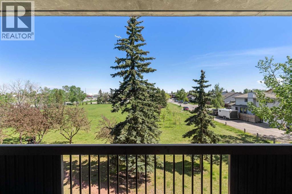 Single Family House for Sale in   Mchugh Court NE Mayland Heights Calgary 