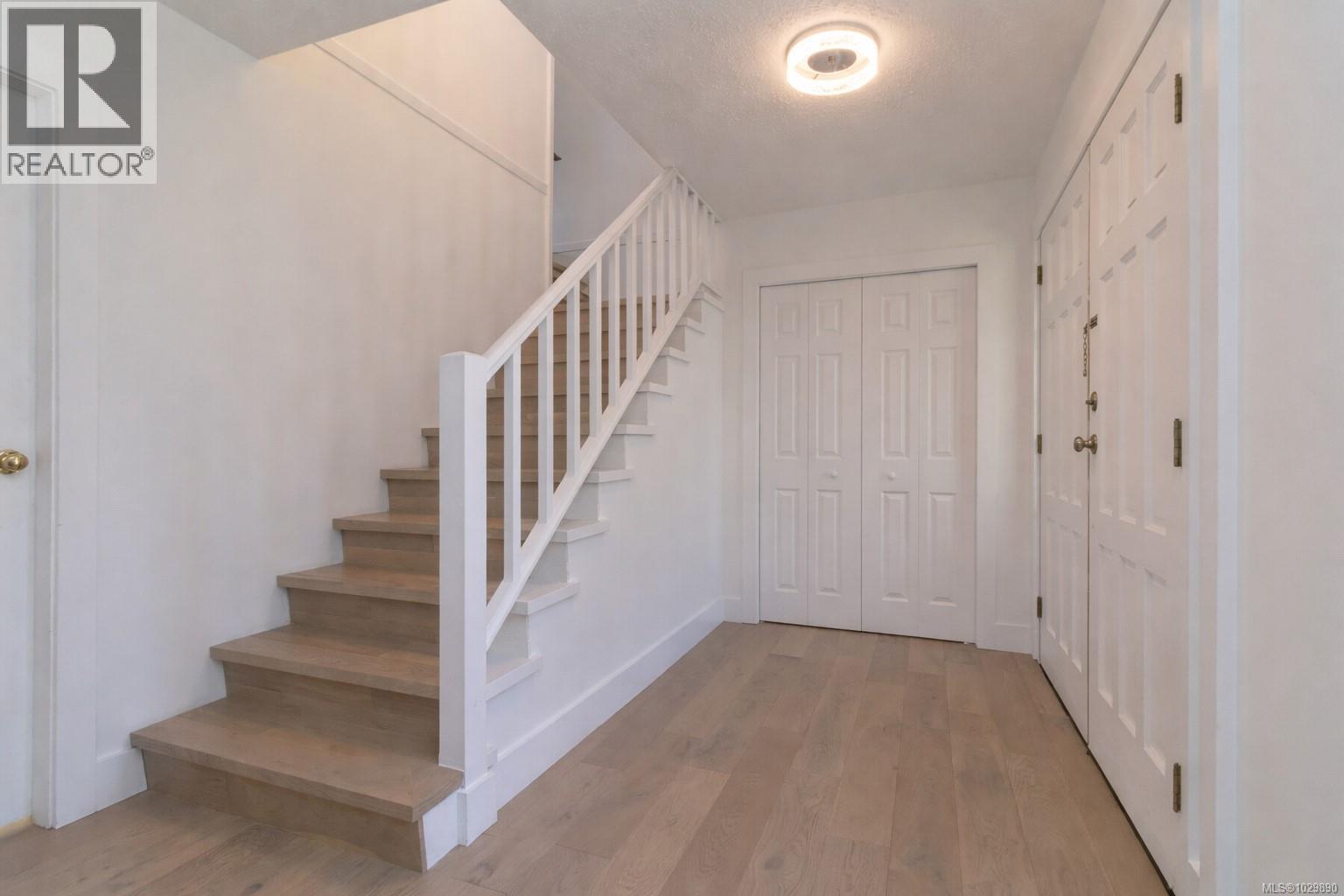 4026 CAVALLIN CRT - Image 2