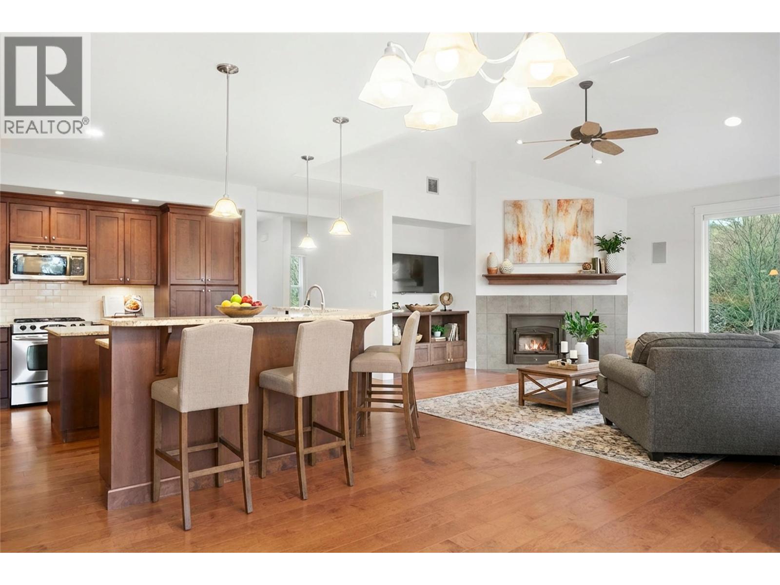 385 RIVERWIND DRIVE - Image 2