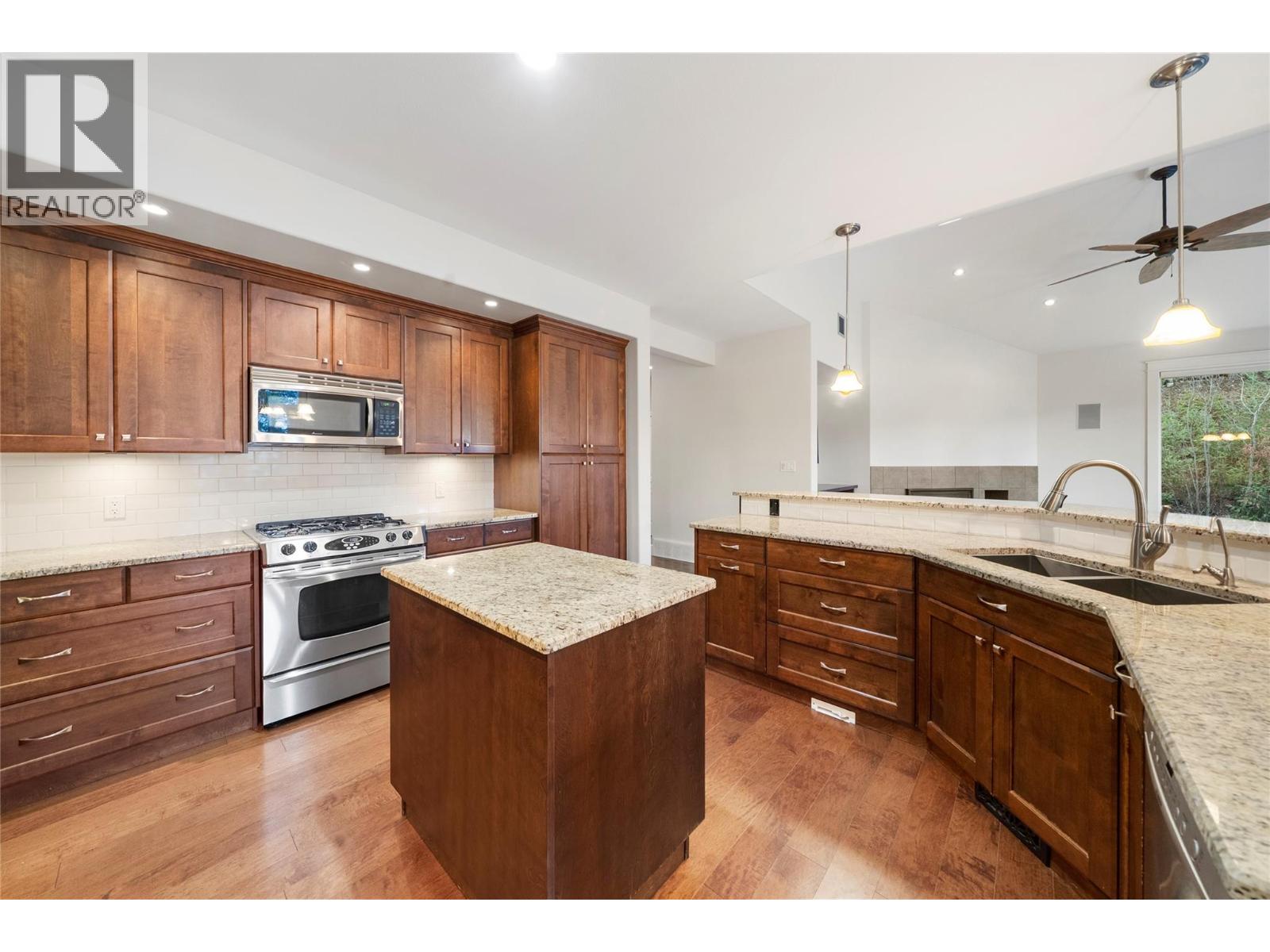 385 RIVERWIND DRIVE - 9