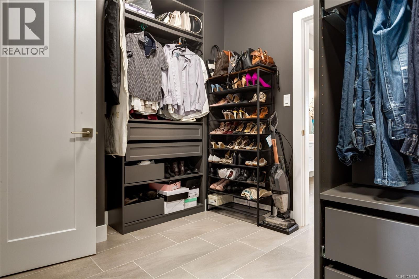 10333 CHEMAINUS RD - 25