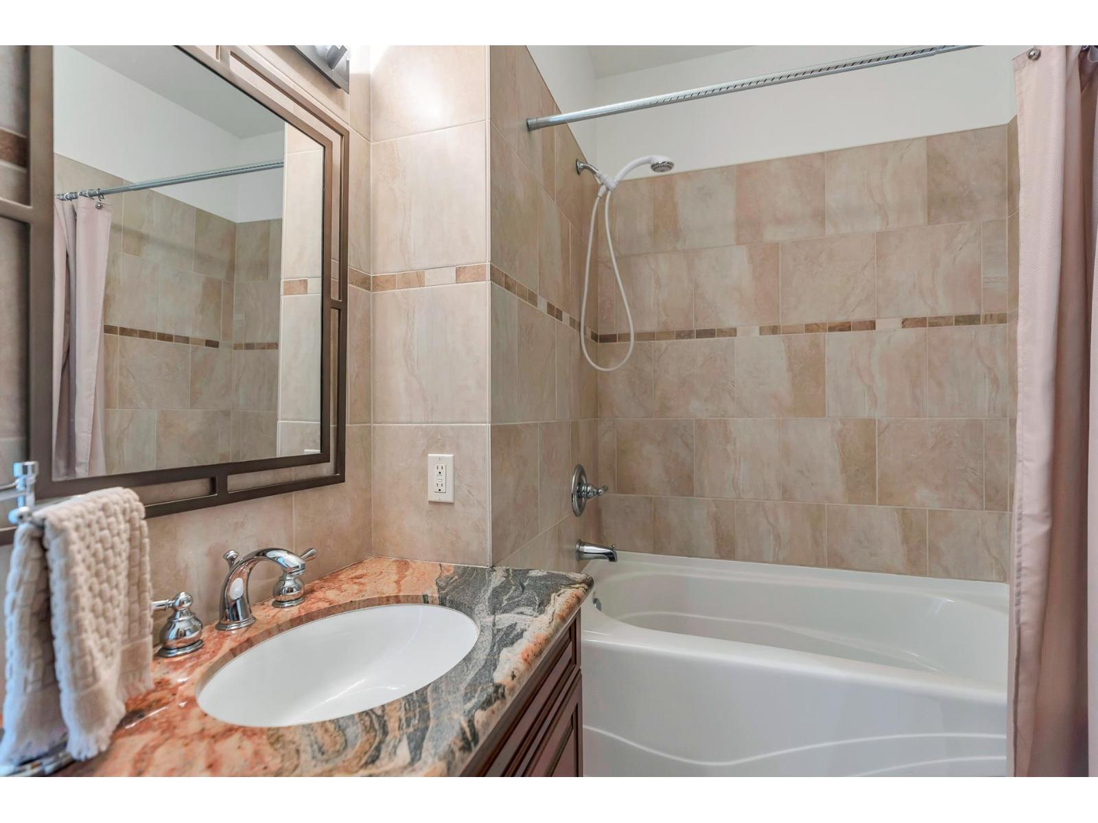 15364 VICTORIA AVENUE STREET, White Rock