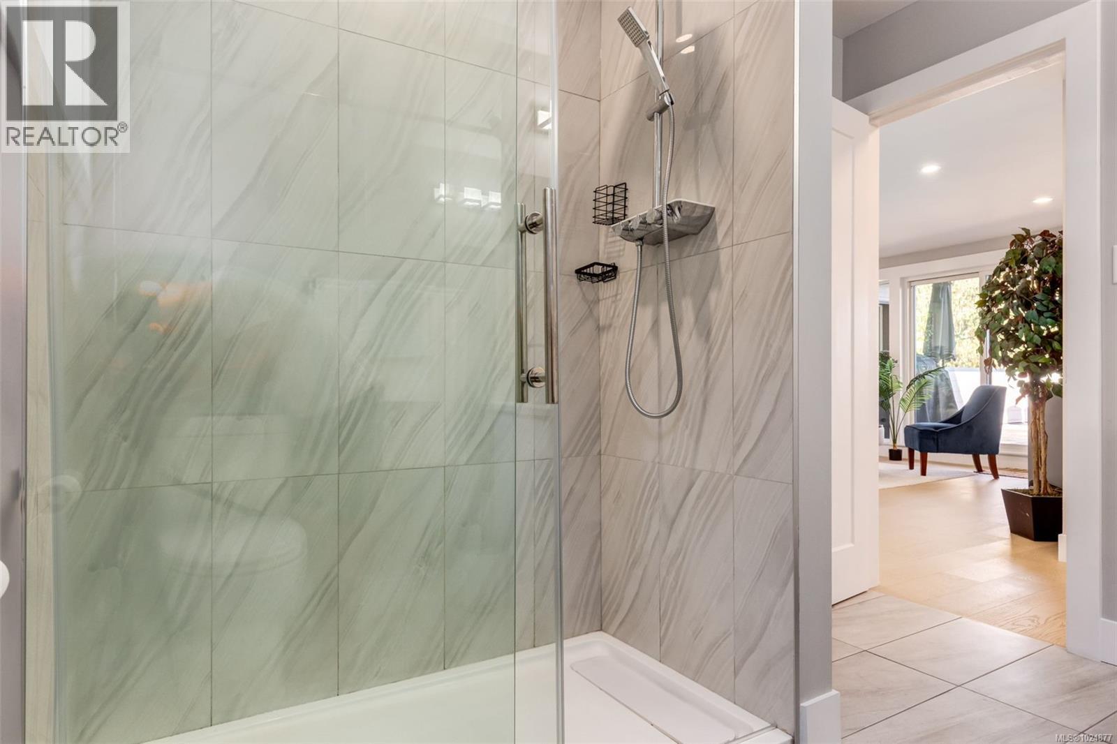 10333 CHEMAINUS RD - 48