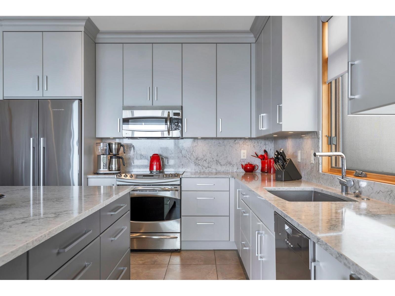 15364 VICTORIA AVENUE STREET, White Rock