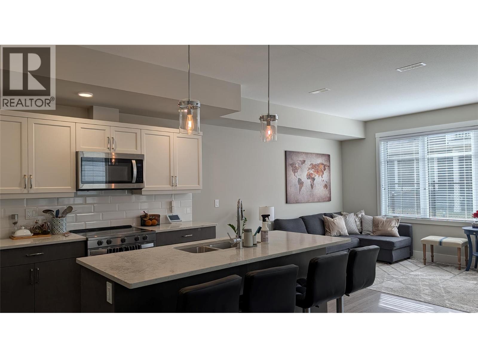 #122 200 GRAND BOULEVARD - Image 3