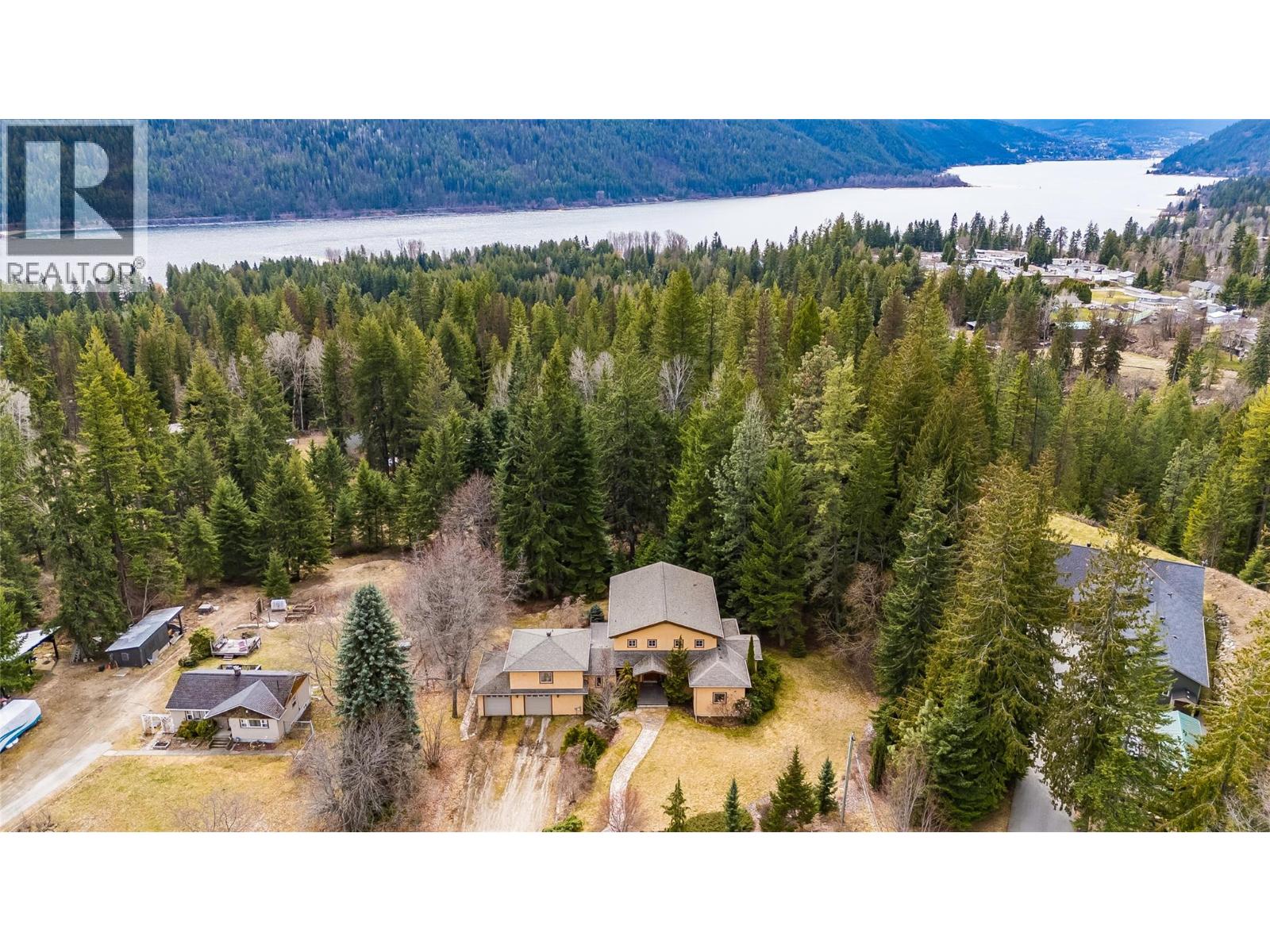 3179 HEDDLE Road - 2