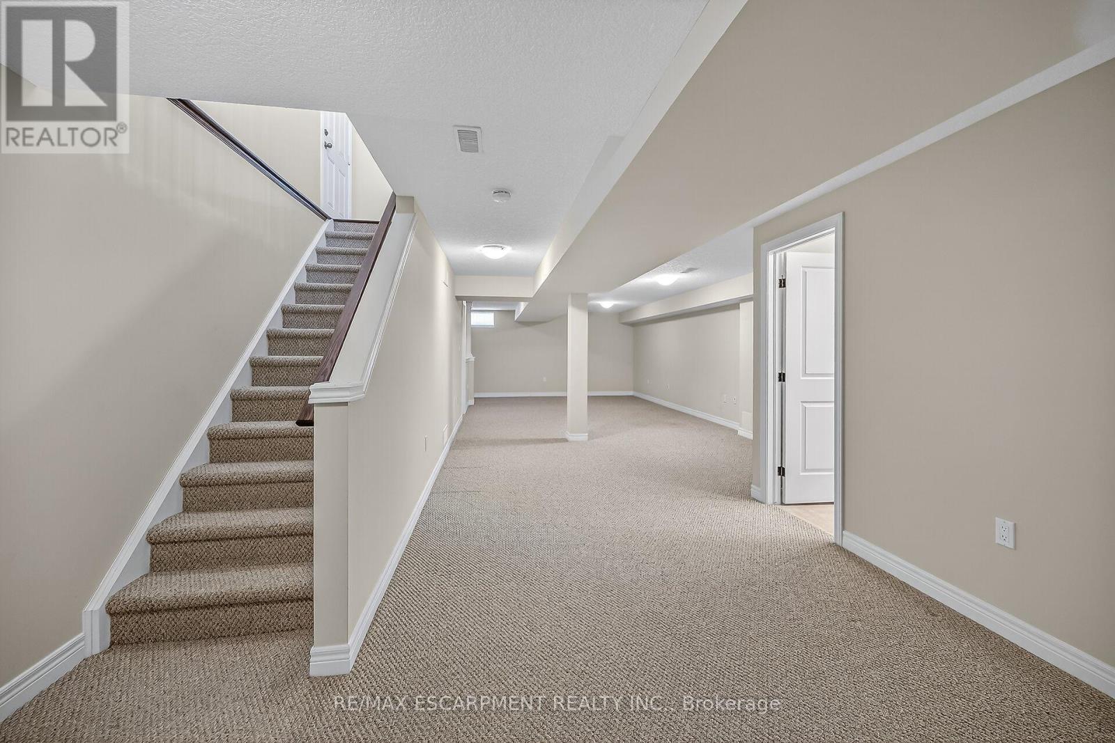 18 ECKER LANE - 22