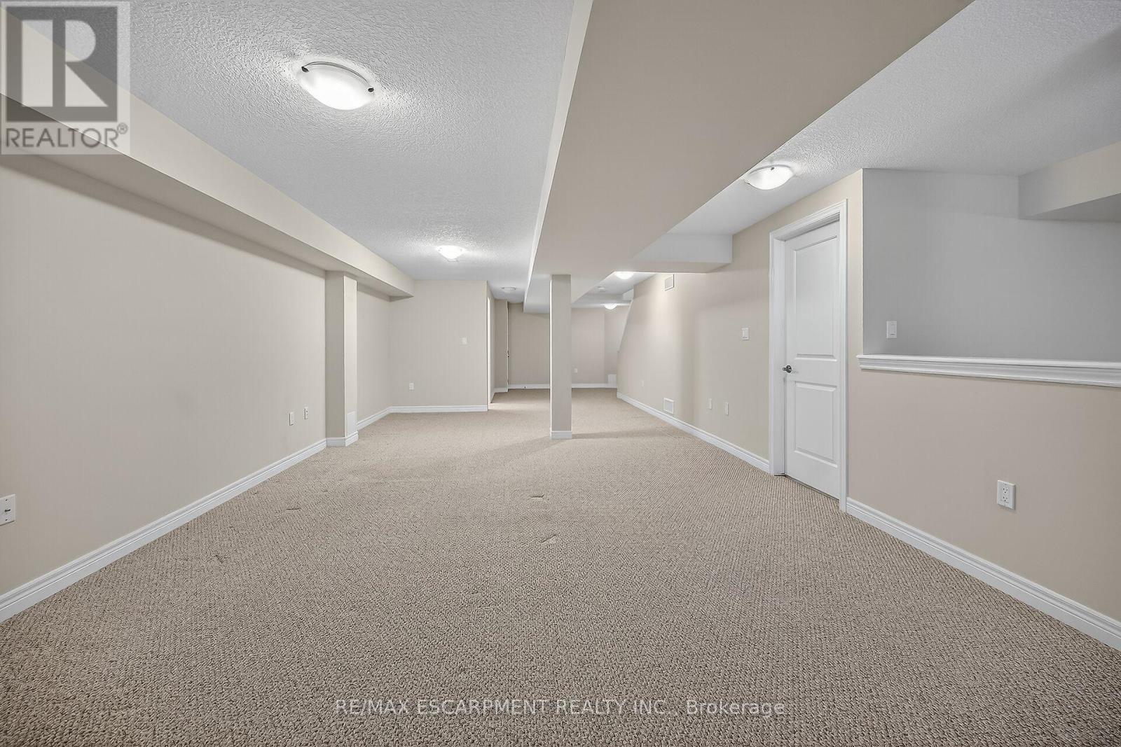 18 ECKER LANE - 26