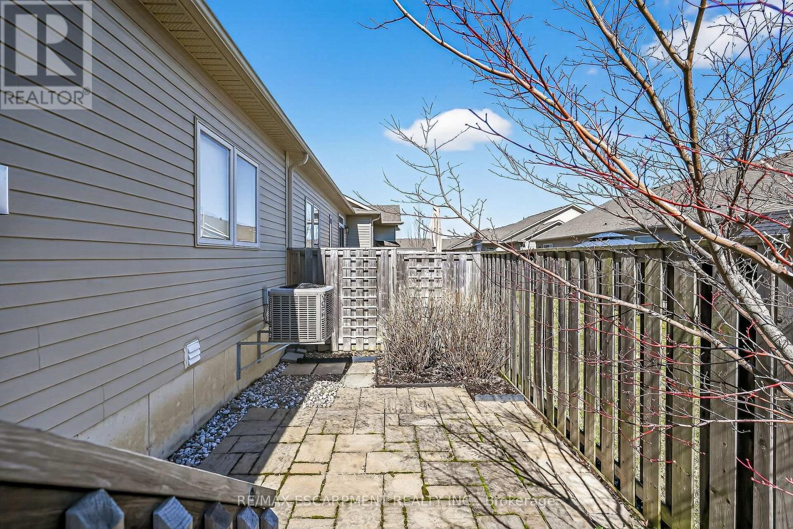 18 ECKER LANE - 30