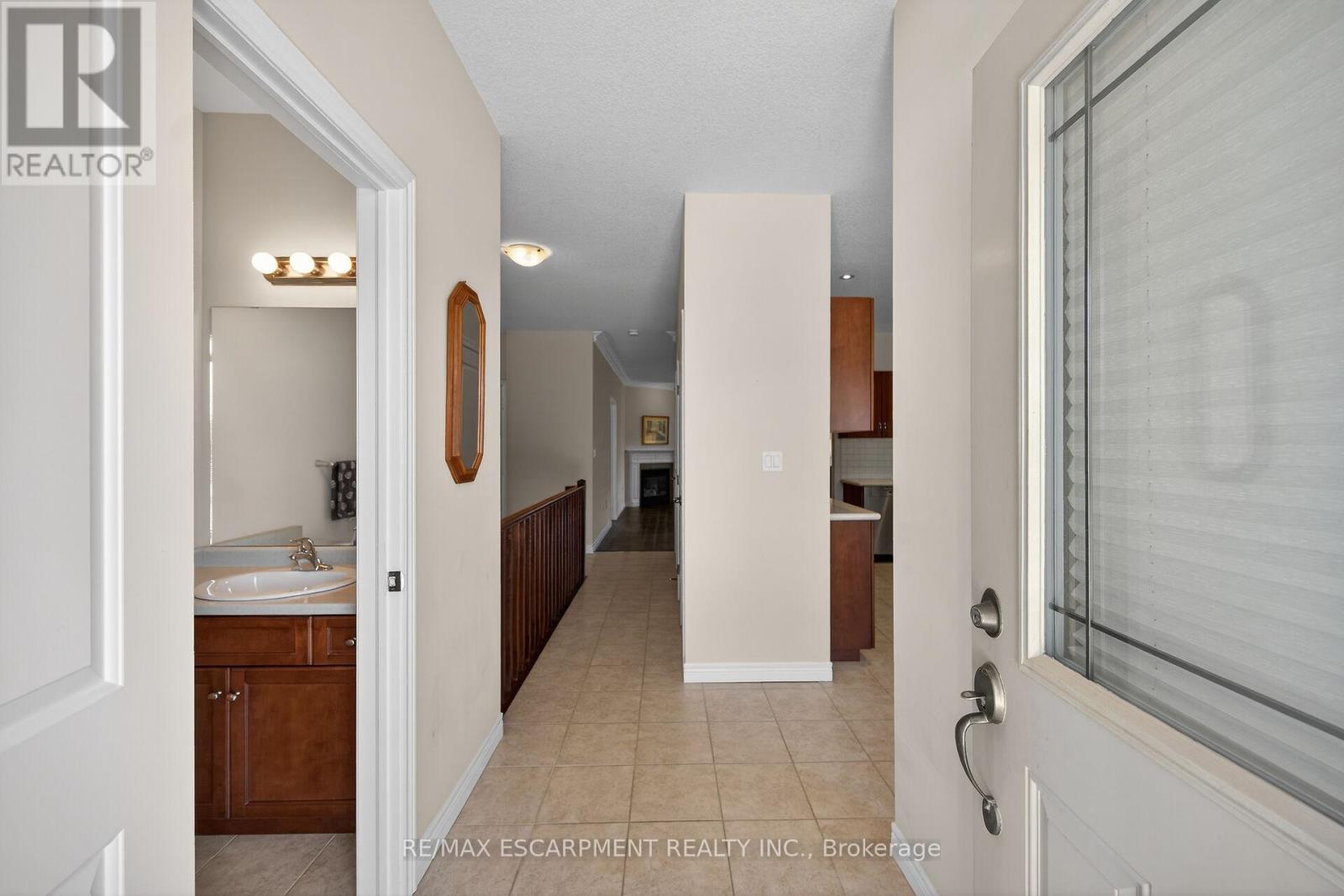 18 ECKER LANE - 4
