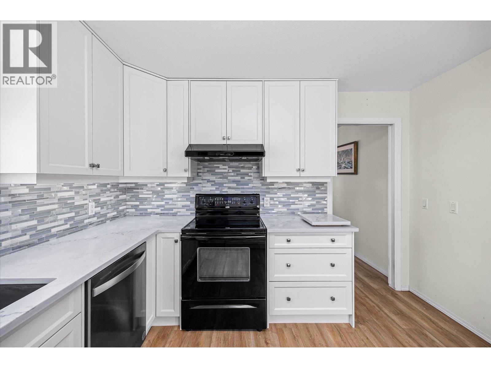 1160 Kneller Court, Kelowna