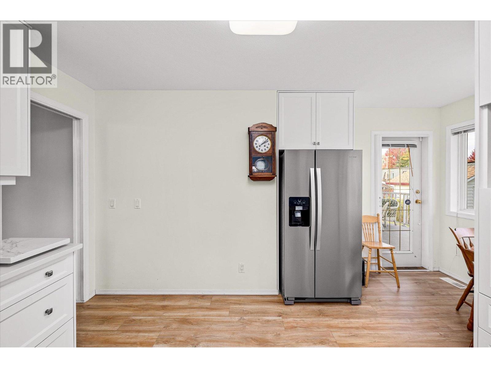 1160 Kneller Court, Kelowna