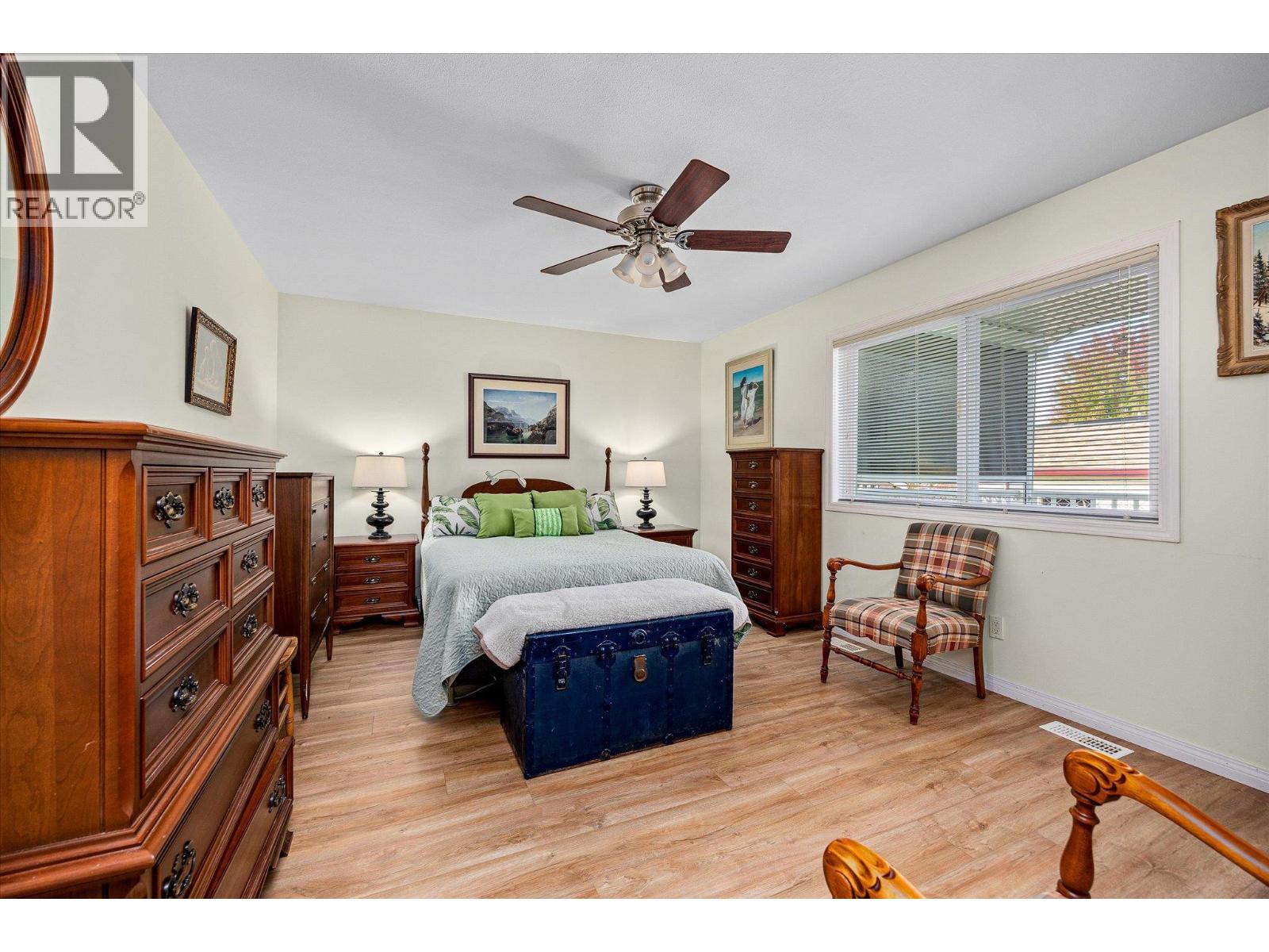 1160 Kneller Court, Kelowna