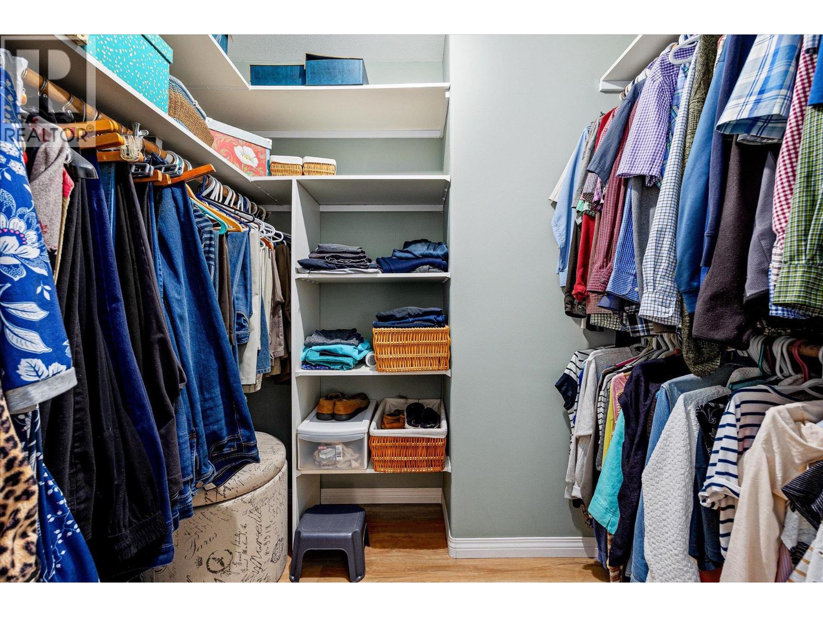 1160 Kneller Court, Kelowna