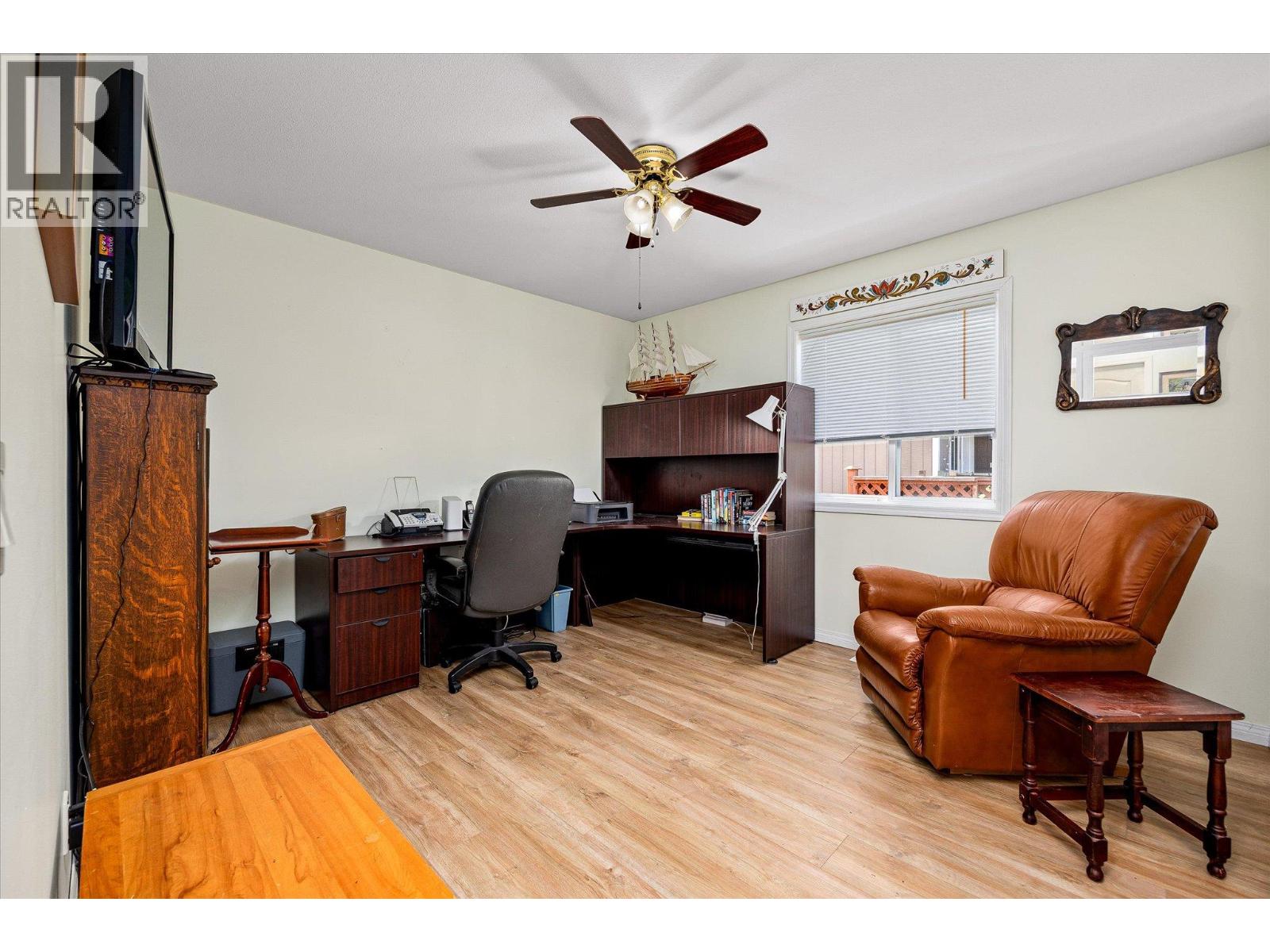 1160 Kneller Court, Kelowna