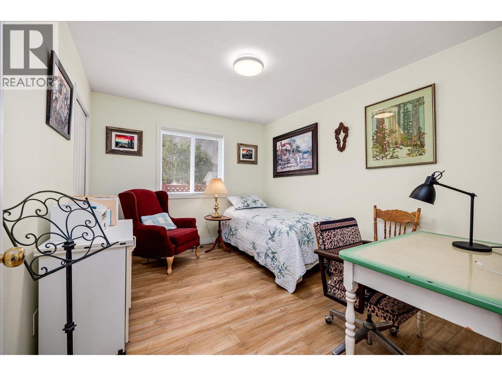 1160 Kneller Court, Kelowna