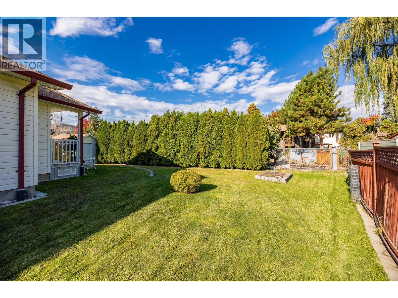 1160 Kneller Court, Kelowna