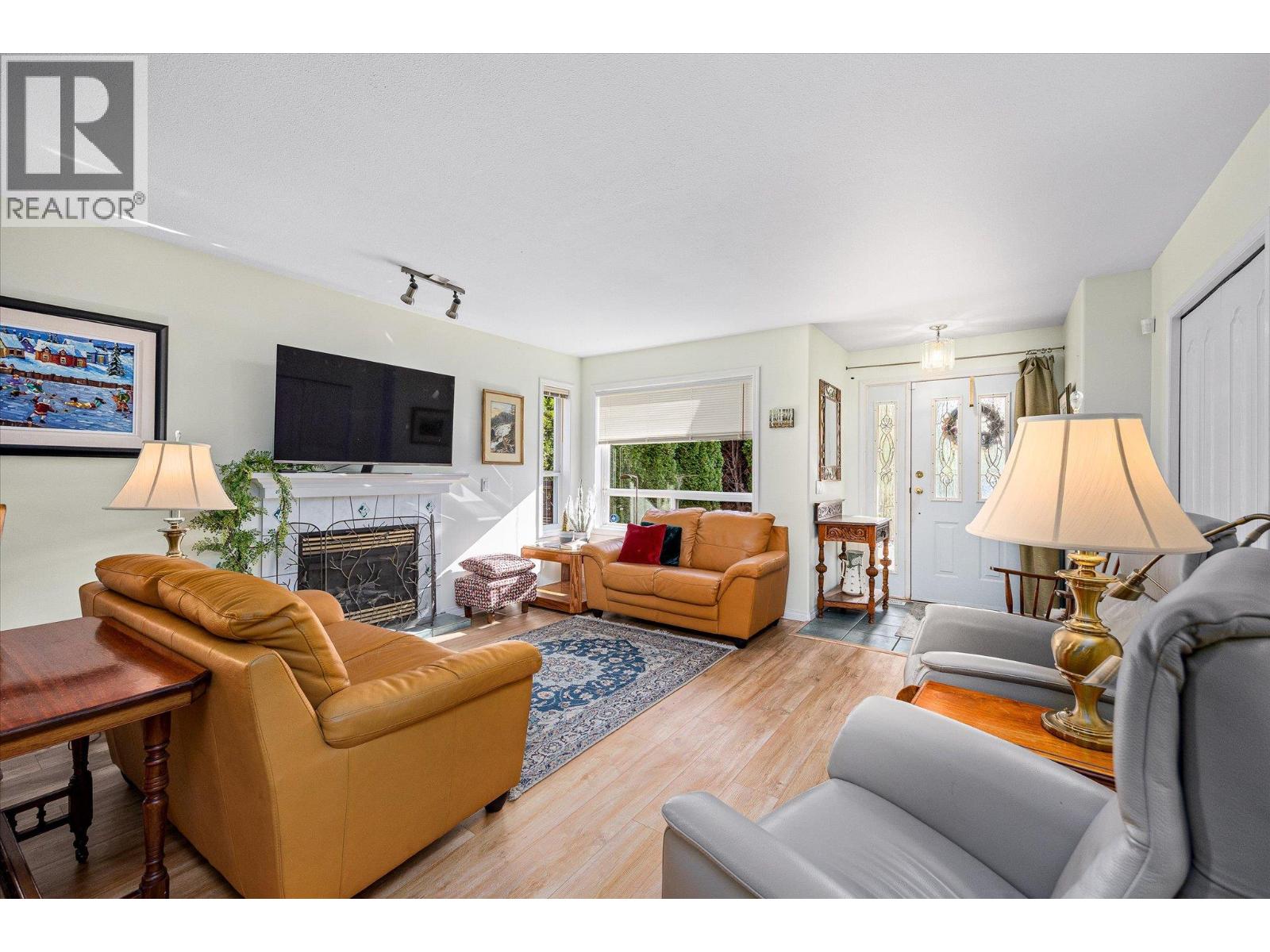 1160 Kneller Court, Kelowna