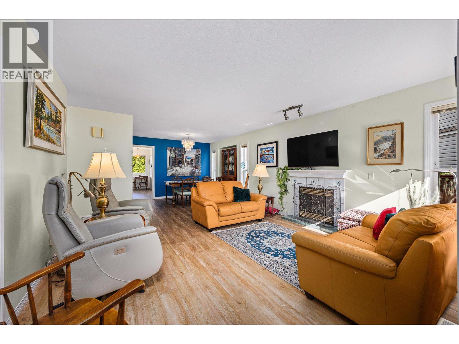 1160 Kneller Court, Kelowna