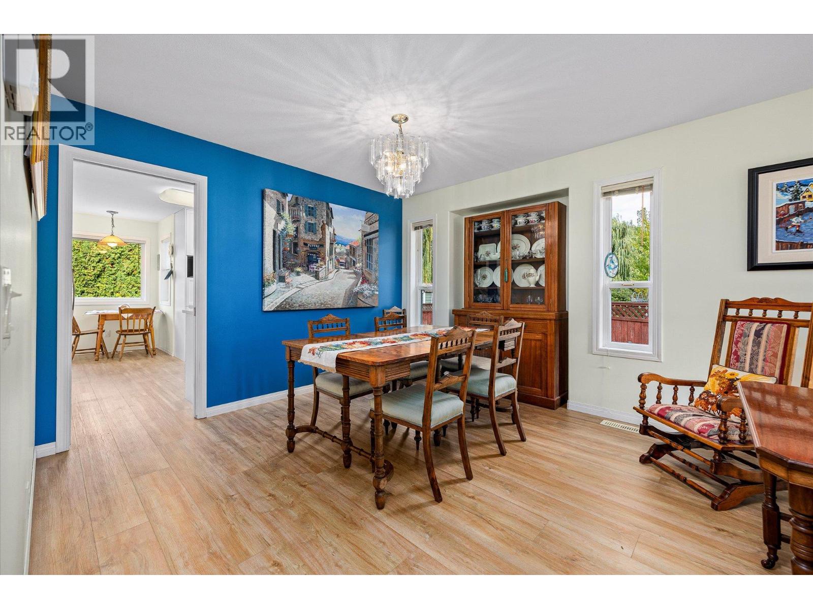 1160 Kneller Court, Kelowna