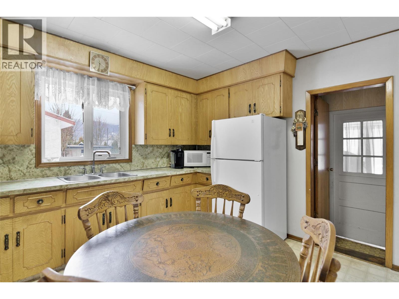 1202 First Street, Revelstoke