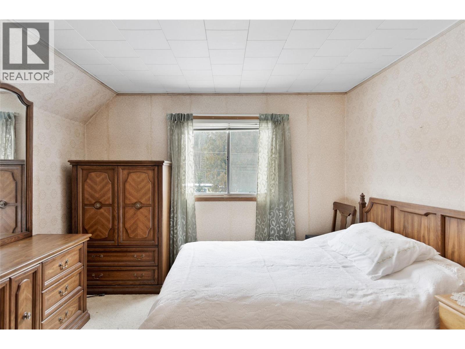 1202 First Street, Revelstoke