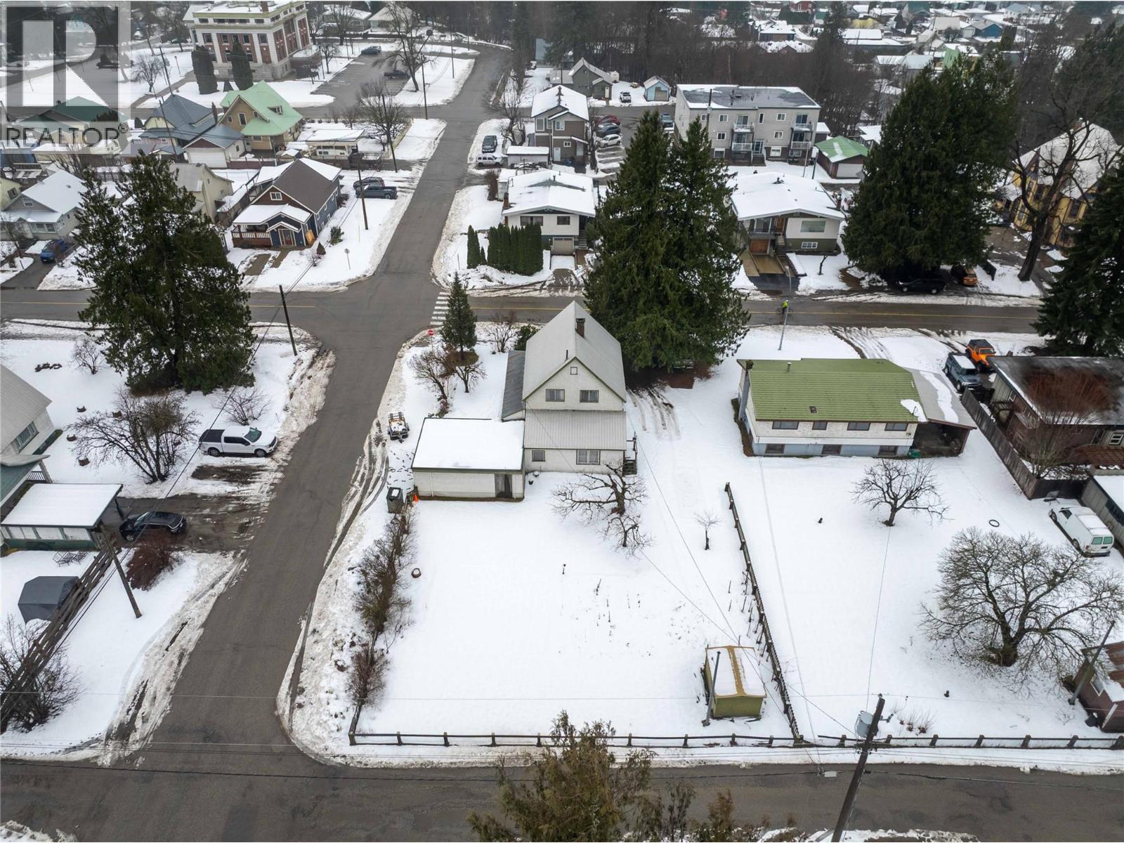 1202 First Street, Revelstoke