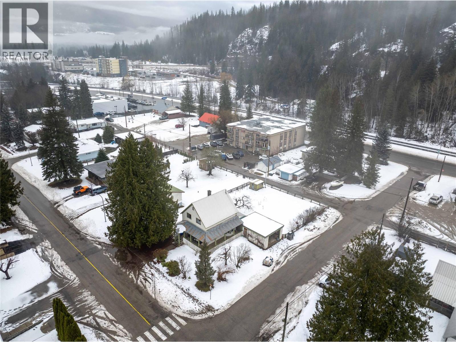 1202 First Street, Revelstoke