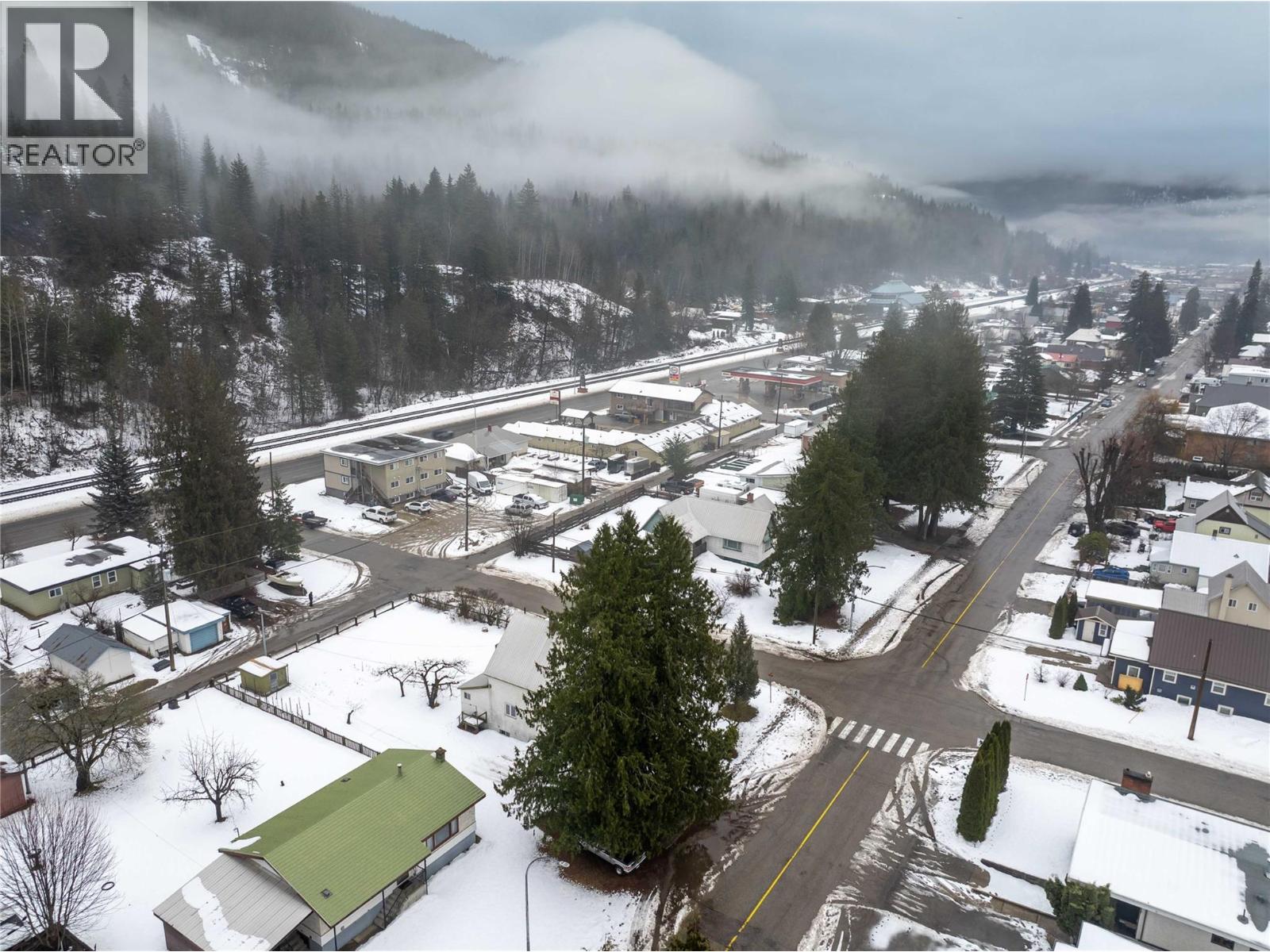 1202 First Street, Revelstoke