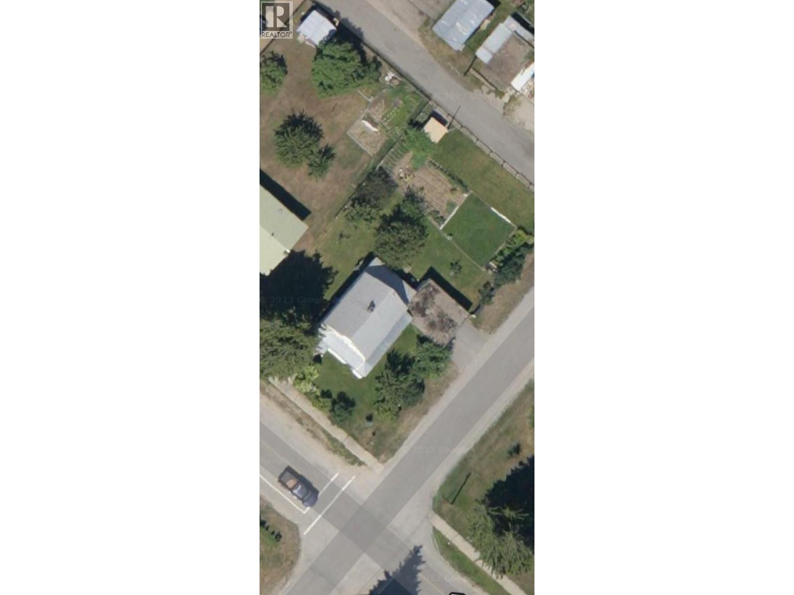 1202 First Street, Revelstoke