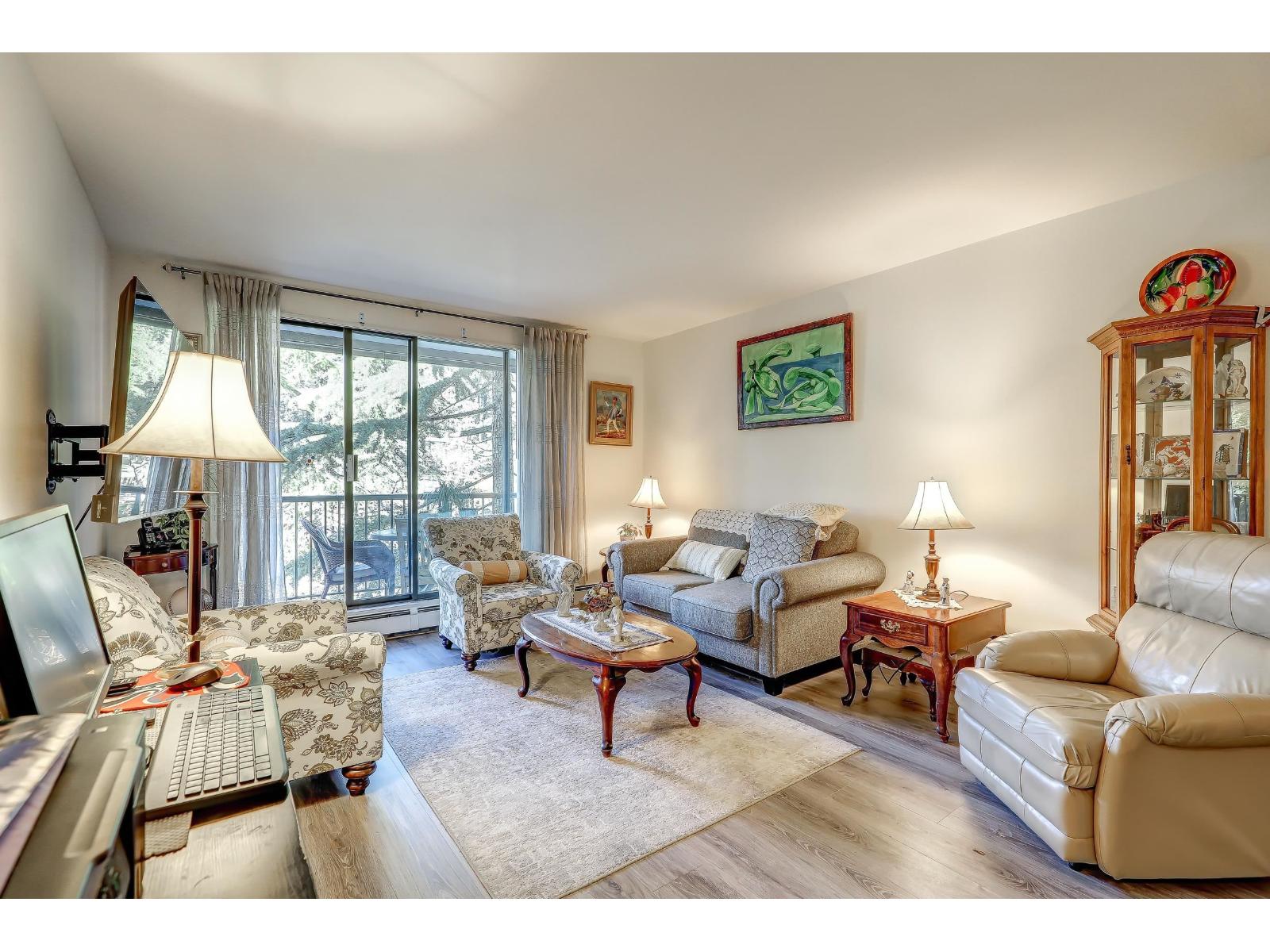 205 1740 SOUTHMERE Crescent - main photo