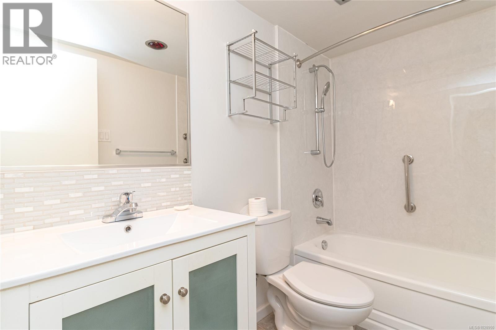 108 2040 White Birch Road, Sidney