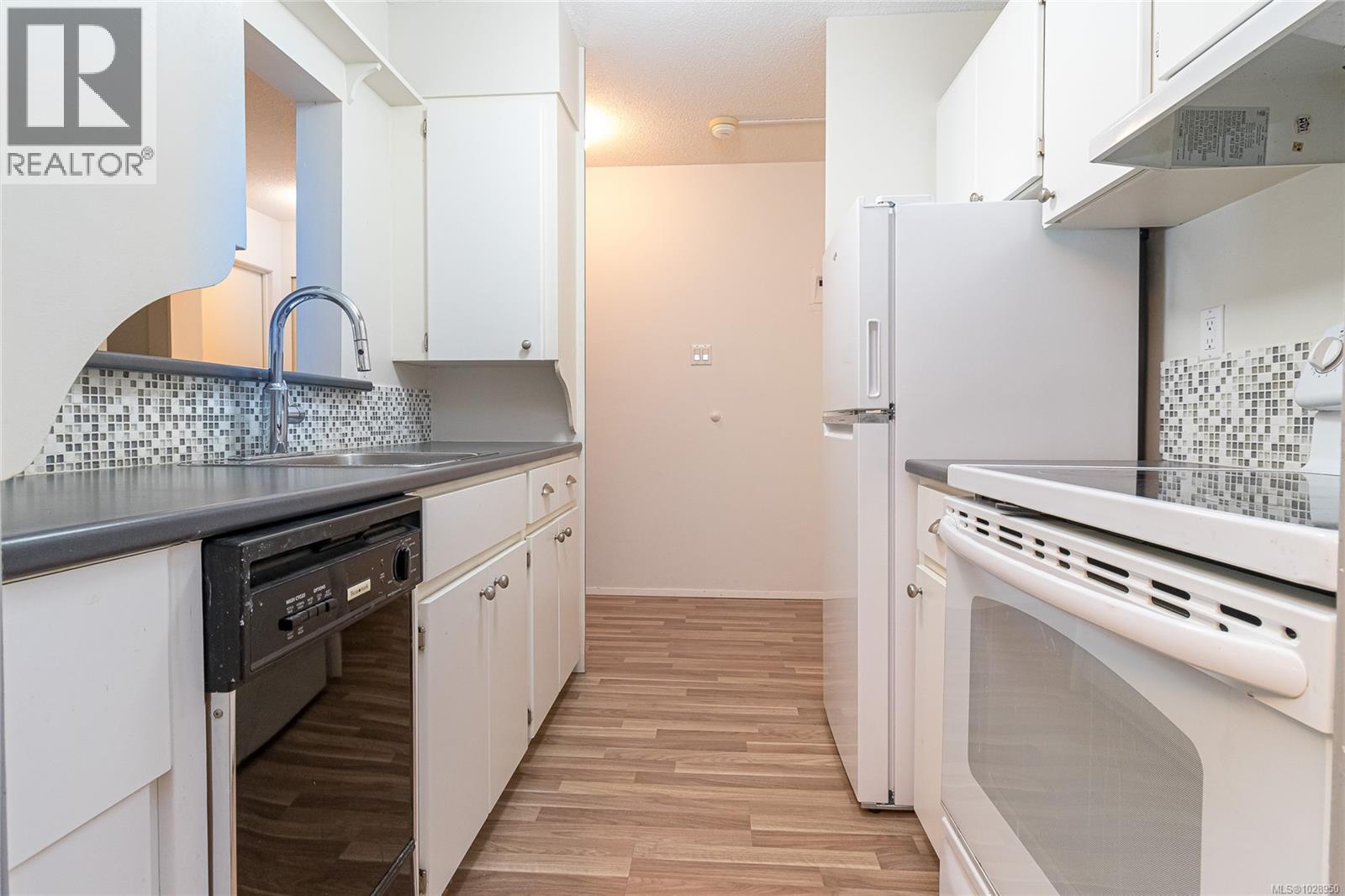 108 2040 White Birch Road, Sidney