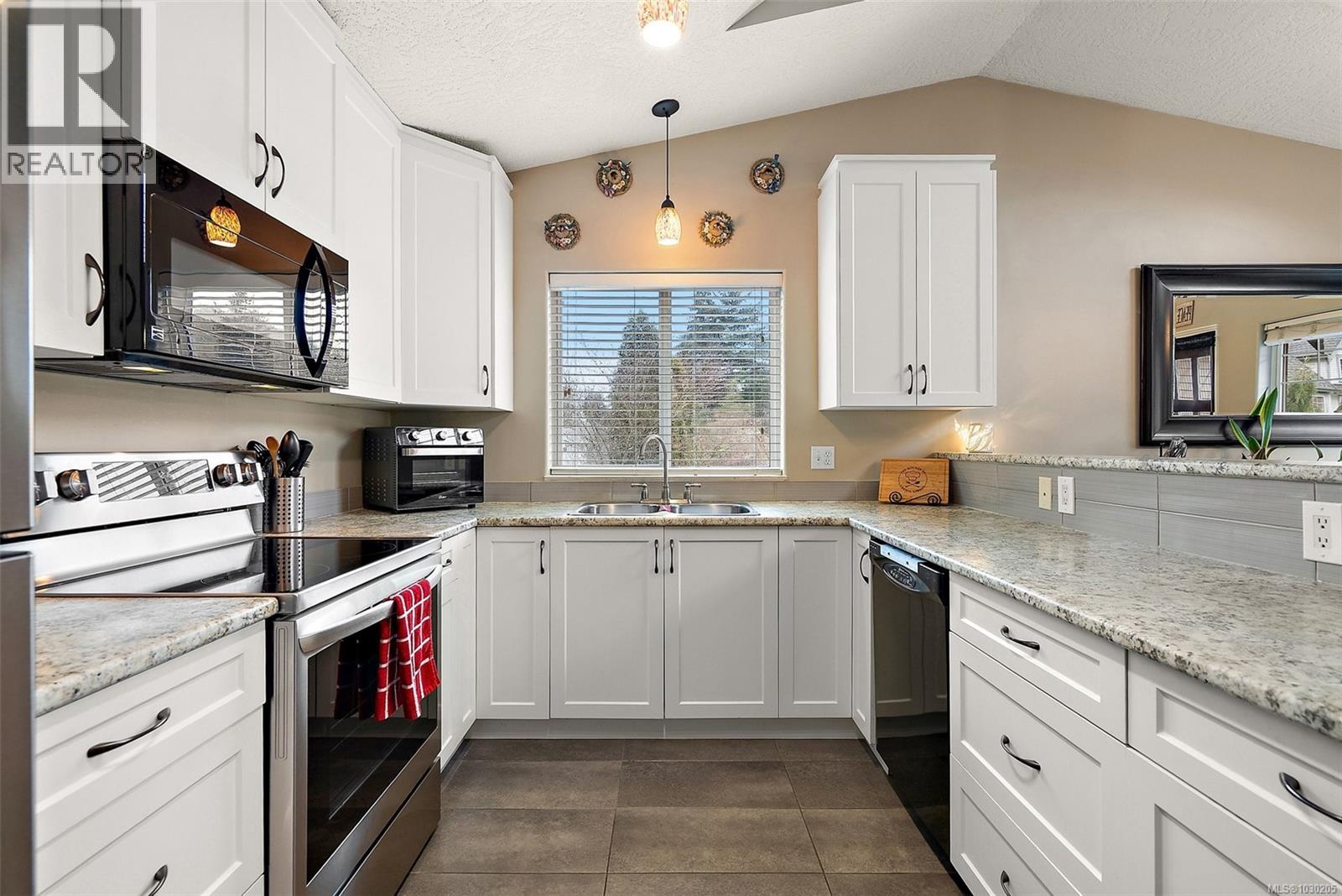 1295 Regal Crt - 9