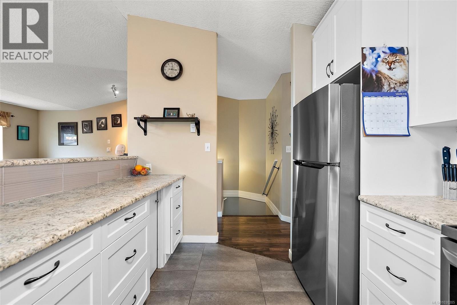 1295 Regal Crt - 10
