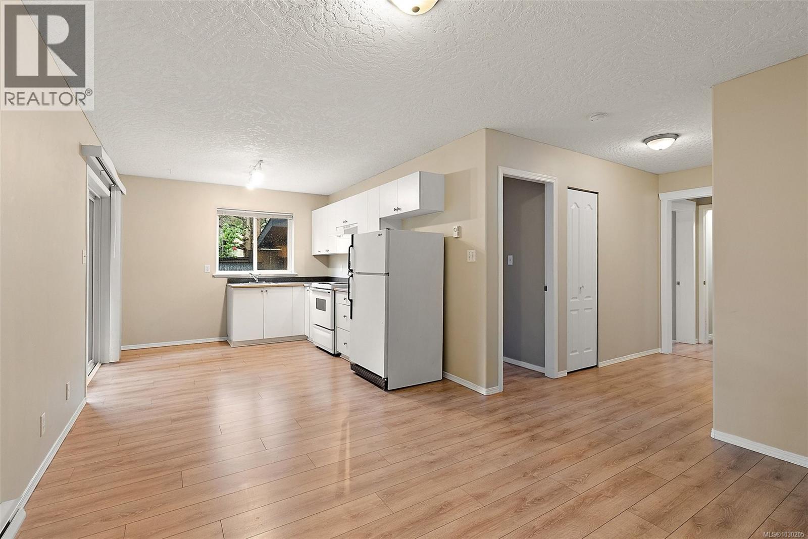 1295 Regal Crt - 19
