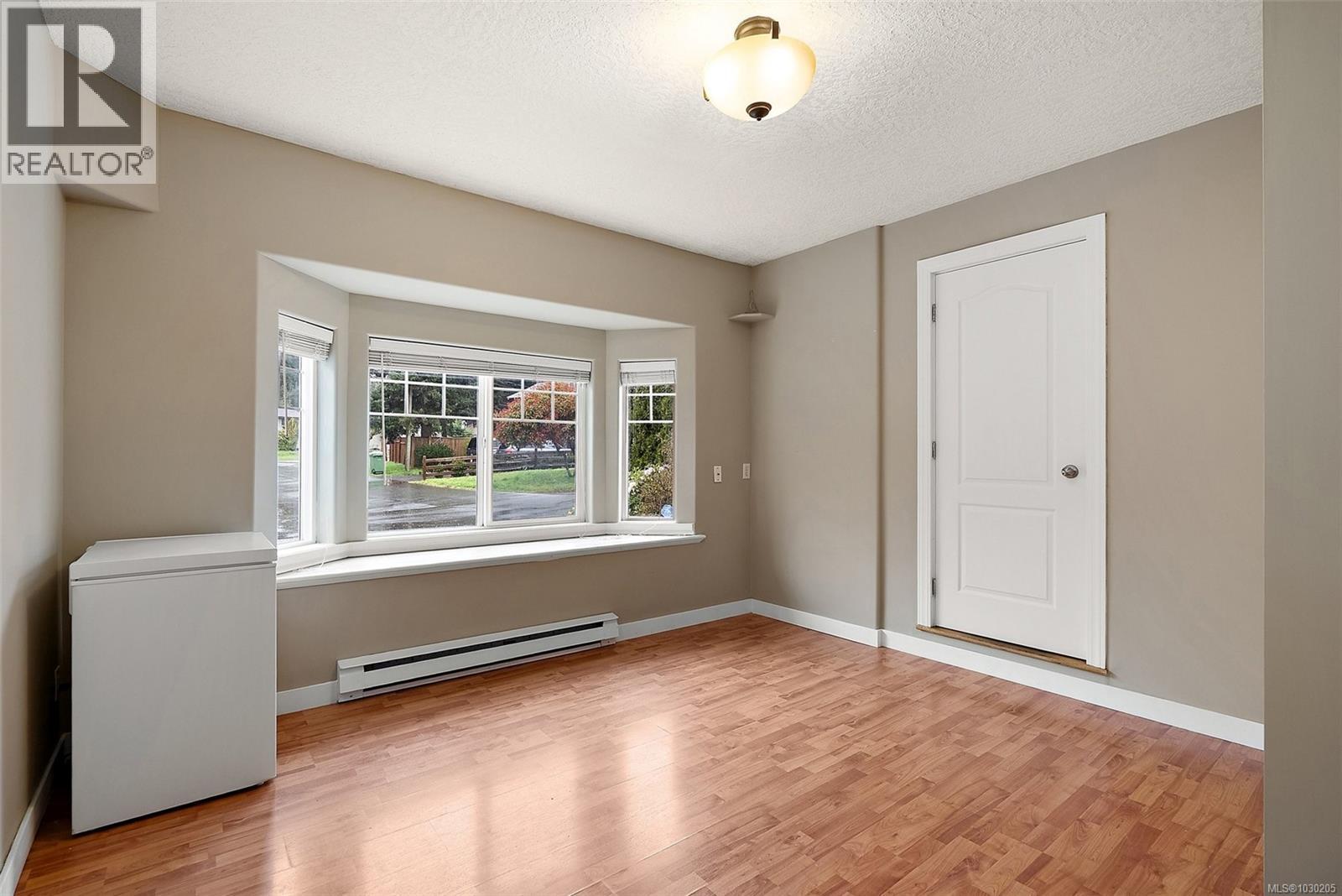 1295 Regal Crt - 17