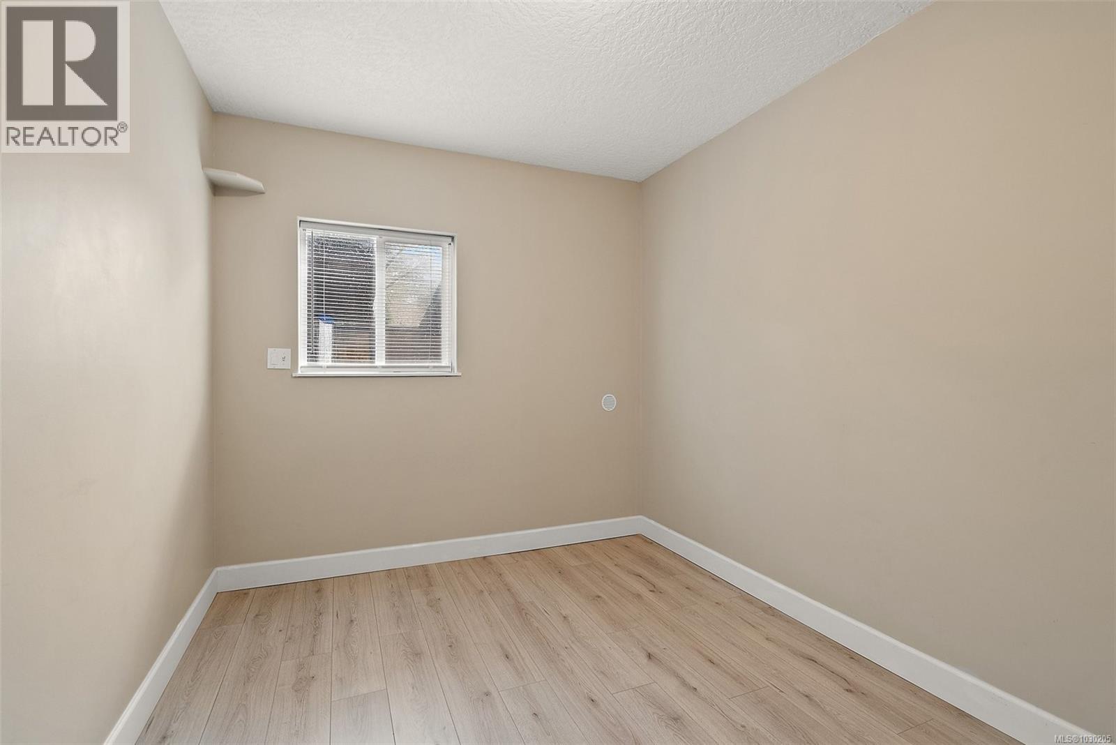 1295 Regal Crt - 22