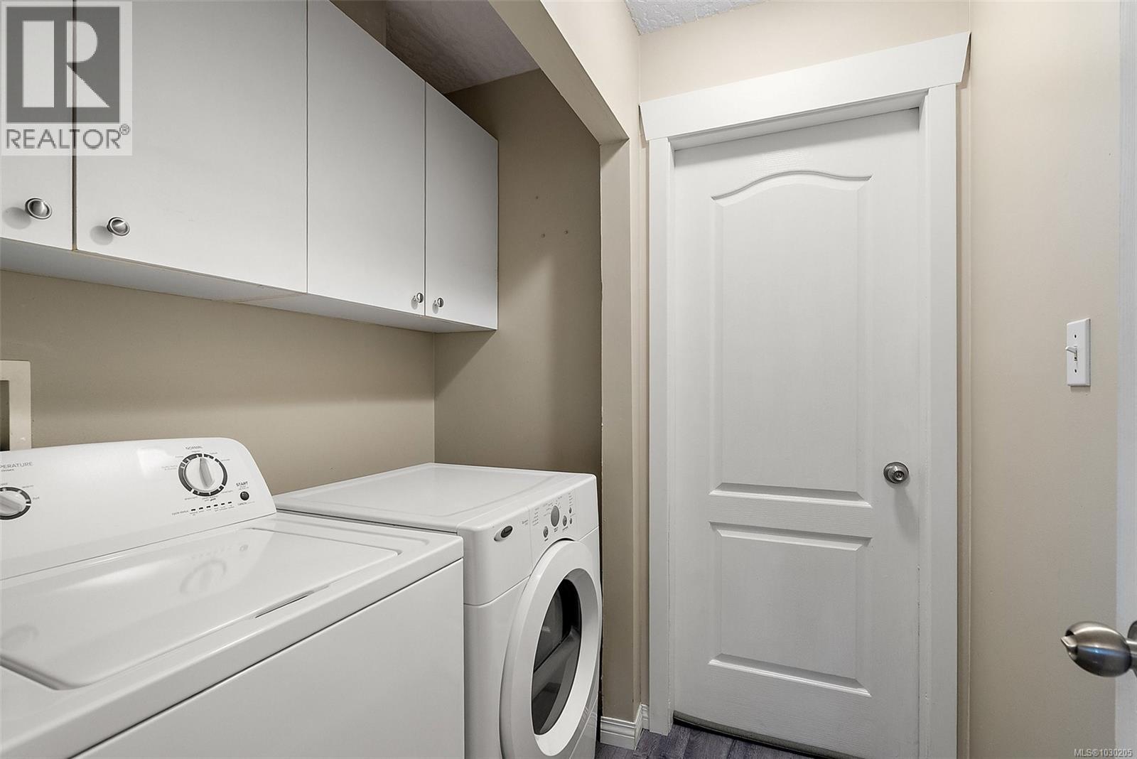 1295 Regal Crt - 18