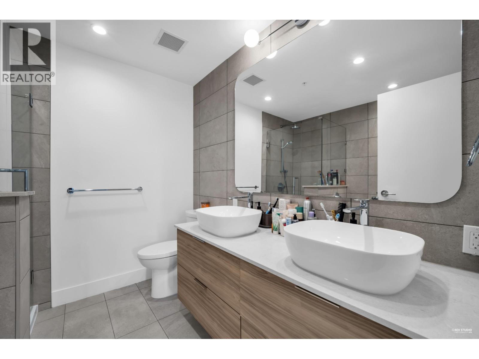 208 2385 EMERY COURT, North Vancouver