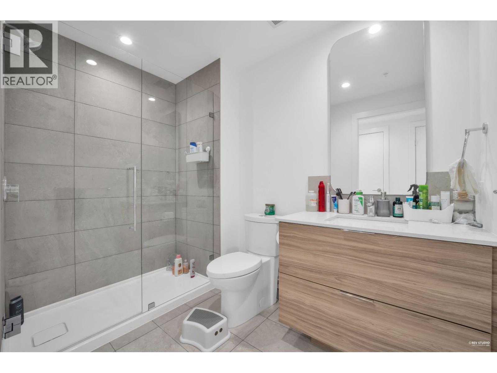 208 2385 EMERY COURT, North Vancouver