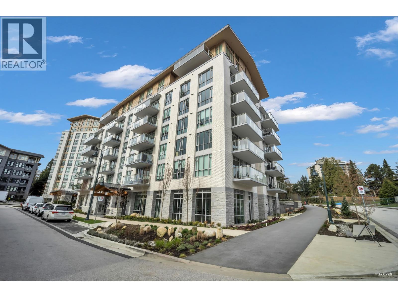 208 2385 EMERY COURT, North Vancouver