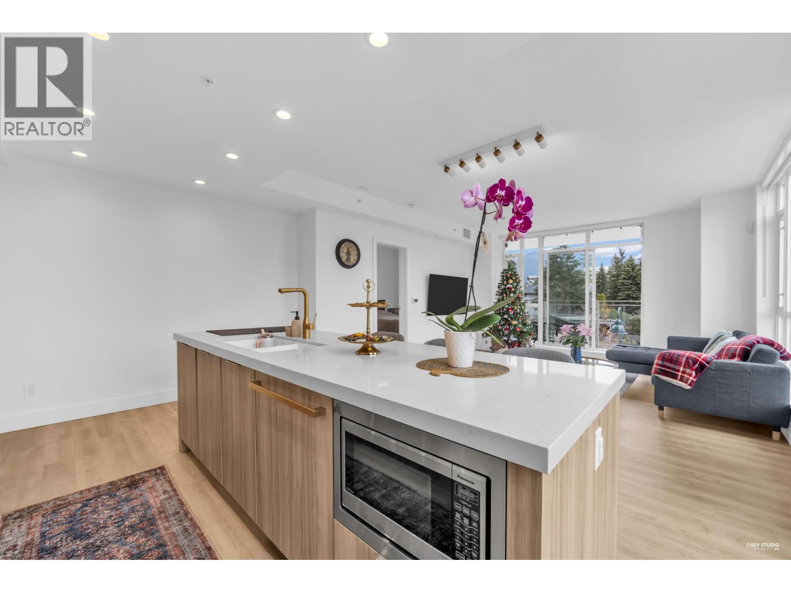 208 2385 EMERY COURT, North Vancouver