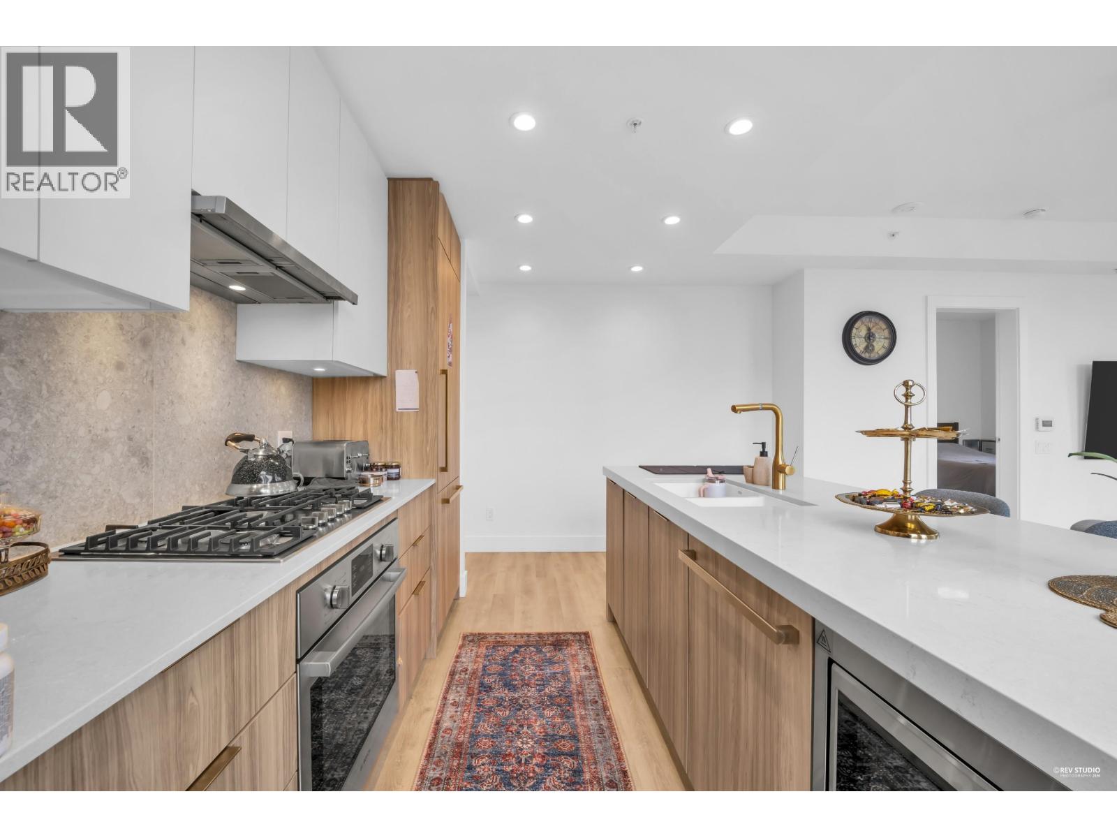 208 2385 EMERY COURT, North Vancouver