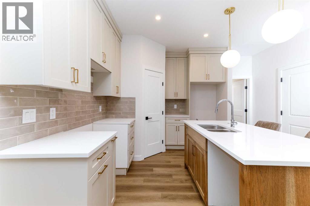 5463 55 Avenue, Lacombe