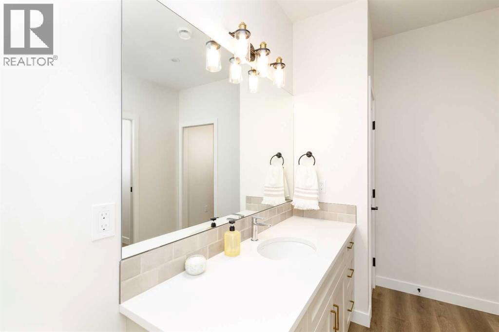 5463 55 Avenue, Lacombe