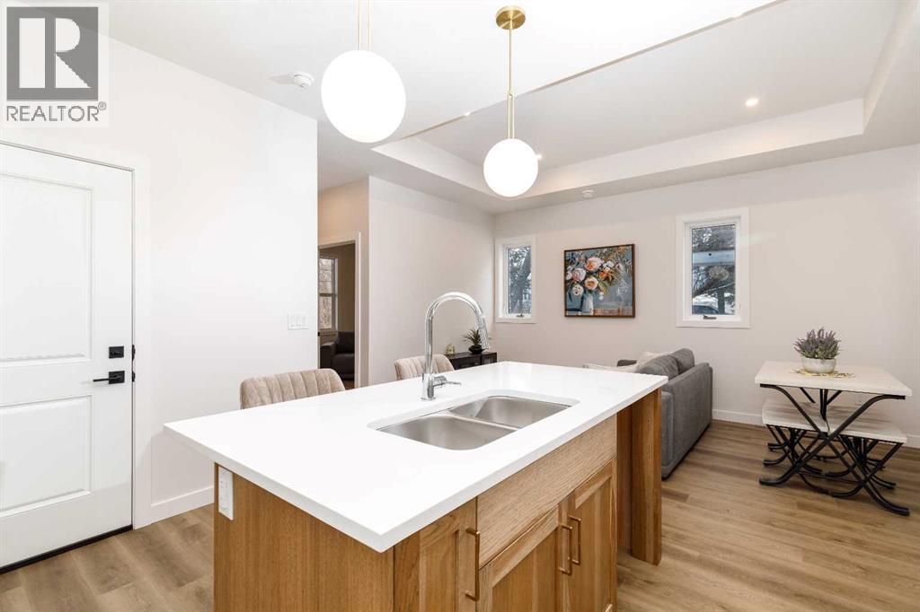 5463 55 Avenue, Lacombe