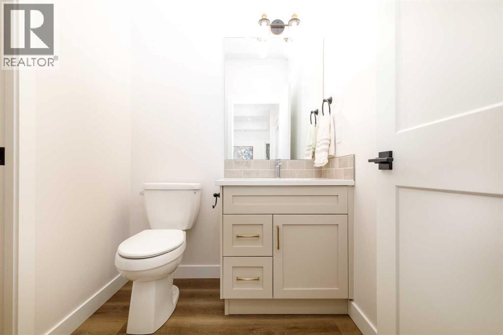 5463 55 Avenue, Lacombe